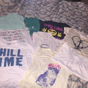 Girls tee bundle in medium